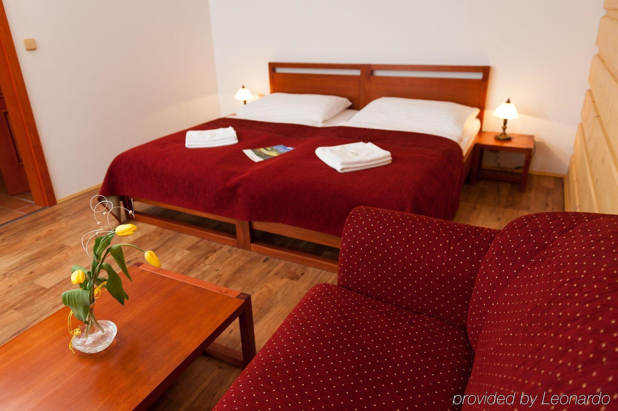 Green Inn Hotel Ostravice Oda fotoğraf